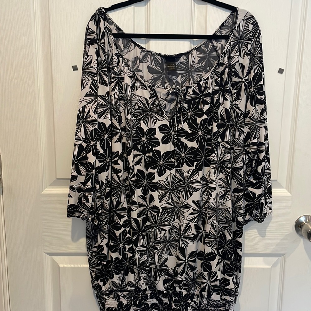 Beautiful Flowey flower tunic
